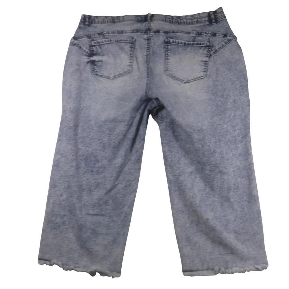 Cato Denim Womens 18W Hi-Rise Acid Wash‎ Raw Hem Capri Jeans Light Blue